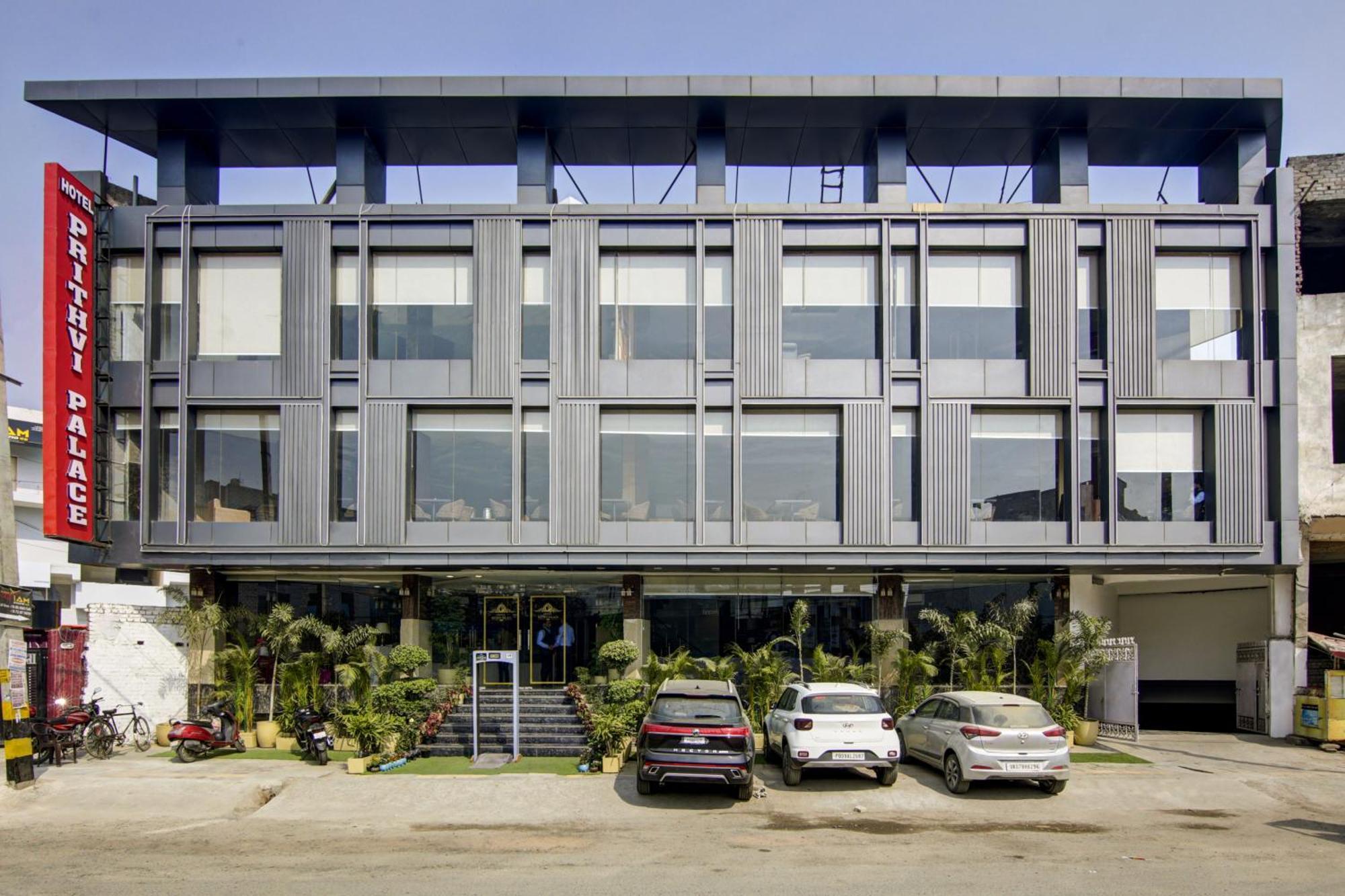Hotel The Prithvi Delhi Airport With Airport Transsfer 4*