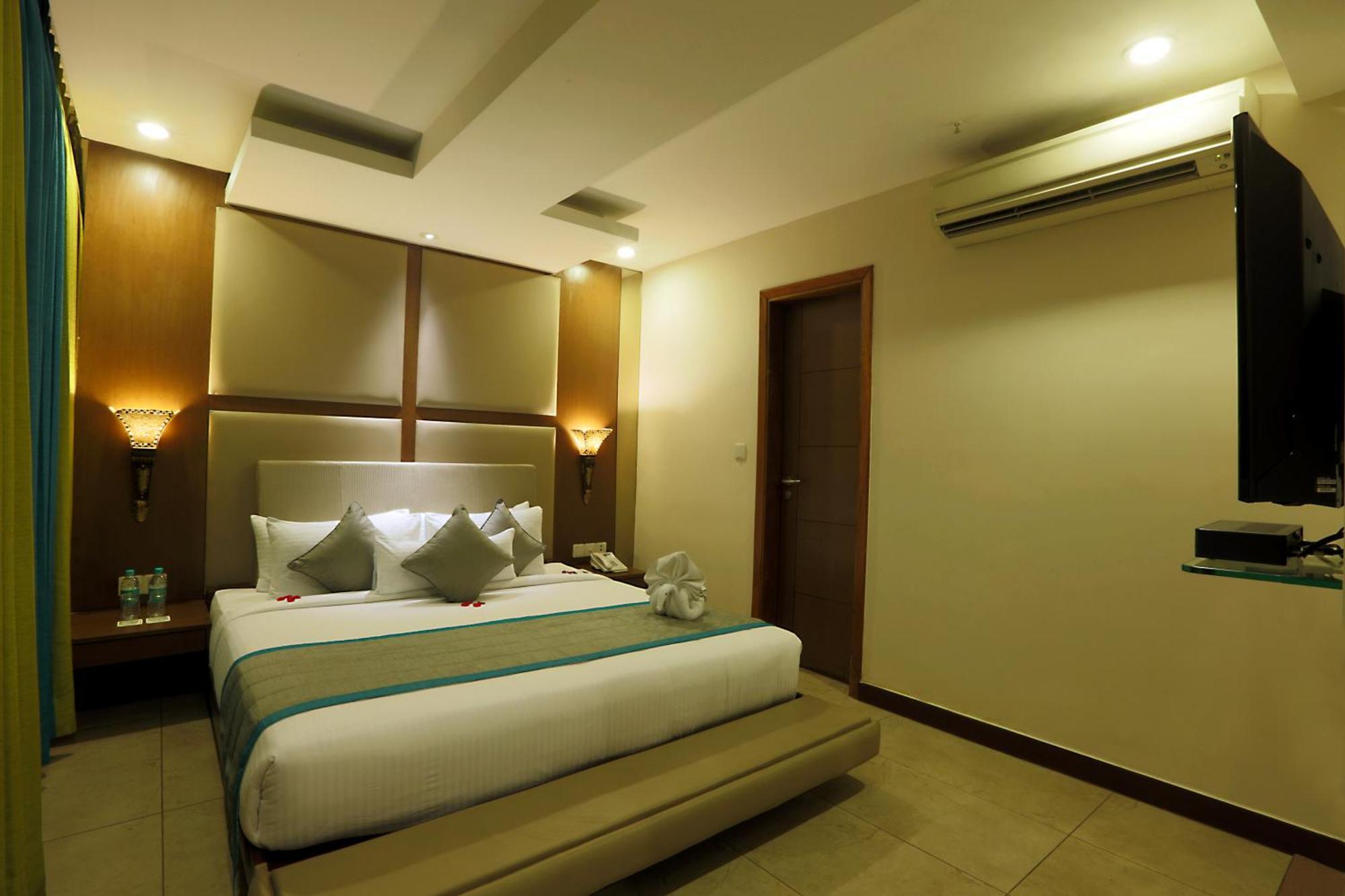 The Prithvi Delhi Airport With Airport Transsfer Hotel 4*